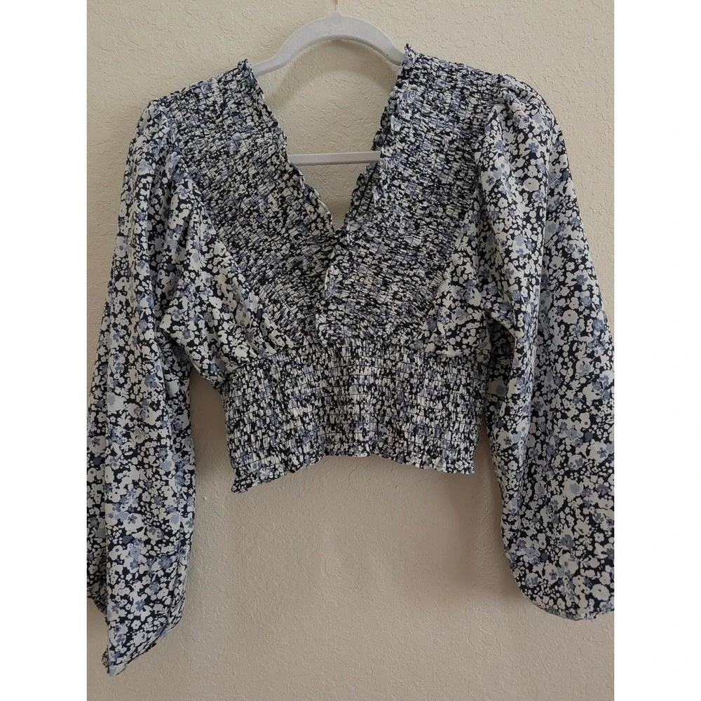 Abercrombie & Fitch Blue Floral Smocked V-Neck Puff Sleeve Crop Top Blouse